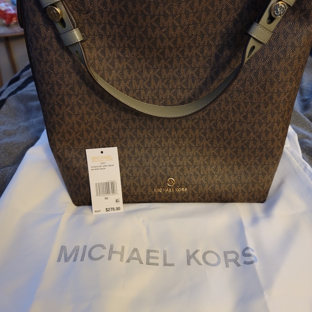 Michael Kors Med Lucy Hobo